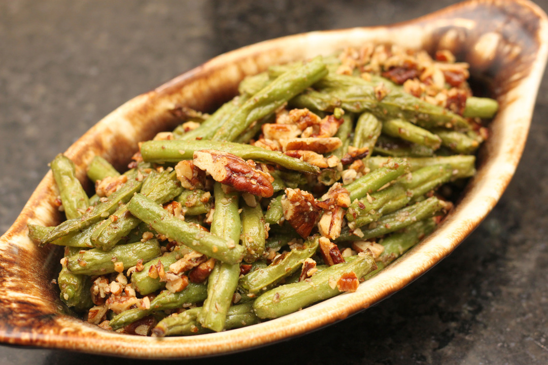Green Beans with Pecan Garnish