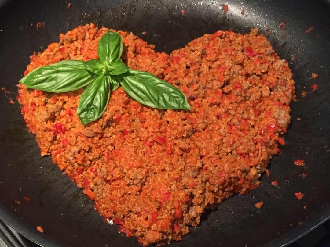 Paleo Red Pepper Spread Meat Sauce